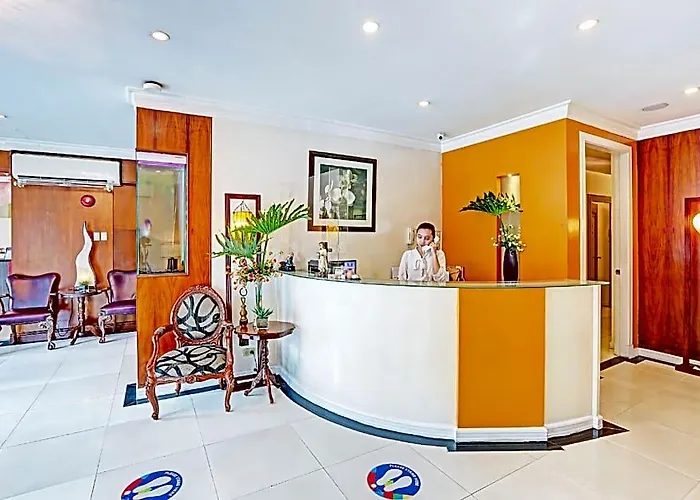 Vip Hostel, Near Pnr Pasay Evangelista, Makati Hotel 2*