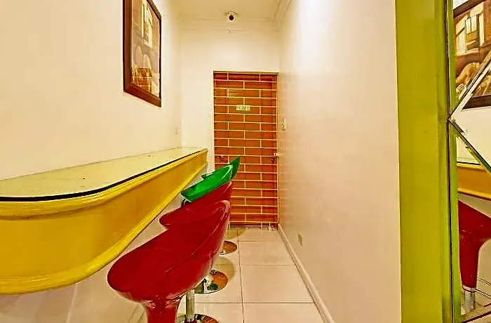 Vip Hostel, Near Pnr Pasay Evangelista, Makati Manila
