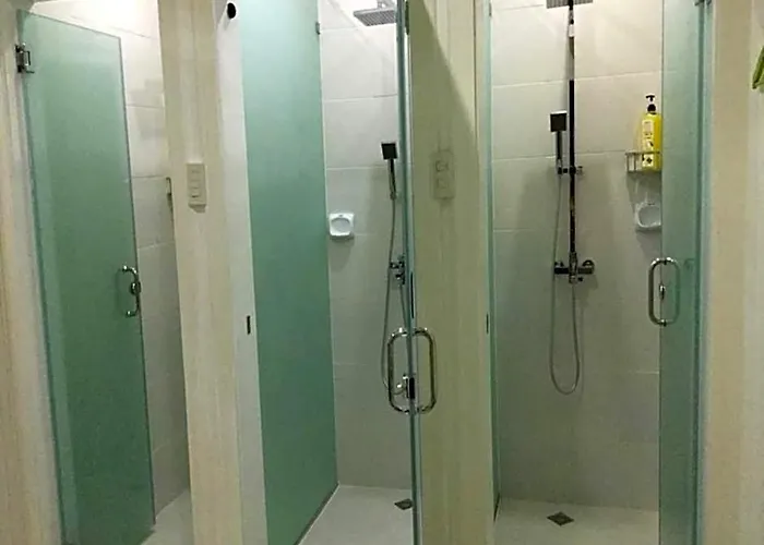 Vip Hostel, Near Pnr Pasay Evangelista, Makati Hotel 2*